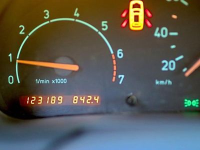 Röd Begagnad 1999 Saab 9-3 Halvkombi | 29 900 kr (Dyr)