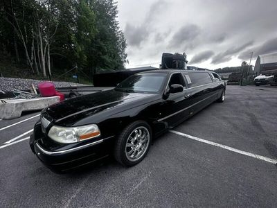 begagnad Lincoln Town Car Stretch 4.6 V8 2V SOHC