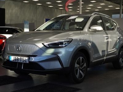 Begagnad MG ZS Luxury 115 kW (157 HK) 2023 Grå/silver Sedan