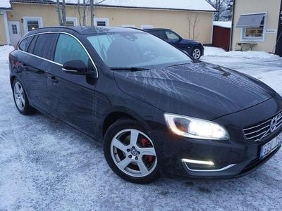 Svart Begagnad 2013 Volvo V60 Momentum Kombi | 114 900 kr (Lite dyr)