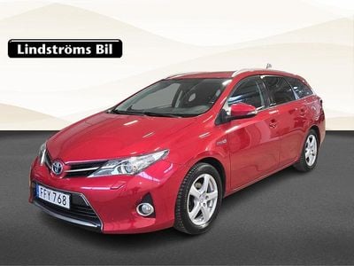Röd Begagnad 2014 Toyota Auris Touring Sports Edition Kombi | 109 900 kr (Marknadspris)