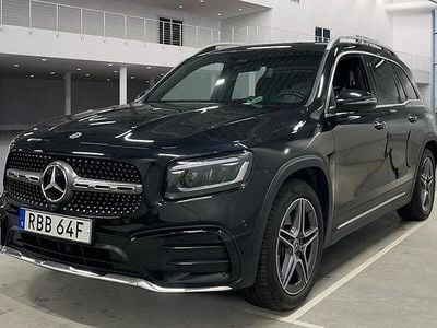 Mercedes GLB220