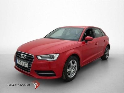 Begagnad Audi A3 Attraction 105 HK (77 kW) 2014 Röd