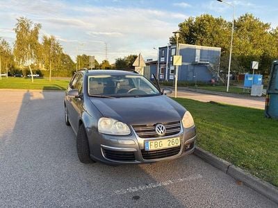 Begagnad VW Golf VI 102 HK (75 kW) 2009 Halvkombi