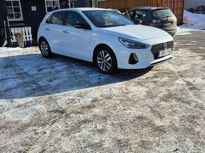 Begagnad Hyundai i30 Premium 136 HK (100 kW) 2017 Vit Halvkombi