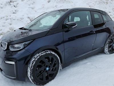 Imperial blue / frozen grey met Begagnad 2018 BMW i3 Halvkombi | 169 000 kr (Lite dyr)