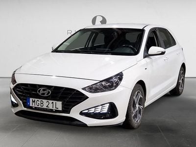Vit Begagnad 2020 Hyundai i30 Halvkombi | 159 900 kr (Marknadspris)