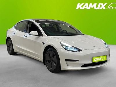Vit Begagnad 2023 Tesla Model 3 Standard Range Sedan | 329 700 kr (Marknadspris)