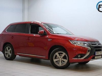 Begagnad Mitsubishi Outlander 203 HK (149 kW) 2016 Röd SUV