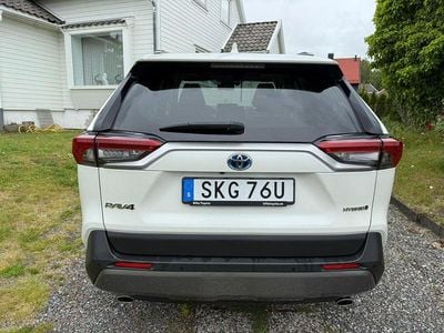 Begagnad Toyota RAV4 Hybrid Executive 222 HK (163 kW) 2019 Vit SUV
