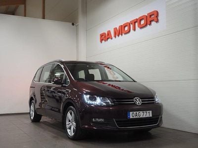 Mörkröd Begagnad 2016 VW Sharan Minibuss | 229 900 kr (Bra pris)
