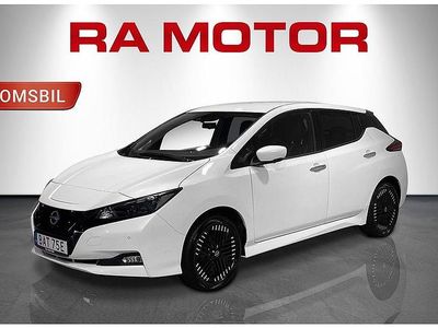 Vit (svart) Begagnad 2022 Nissan Leaf Tekna Halvkombi | 299 900 kr (Dyr)