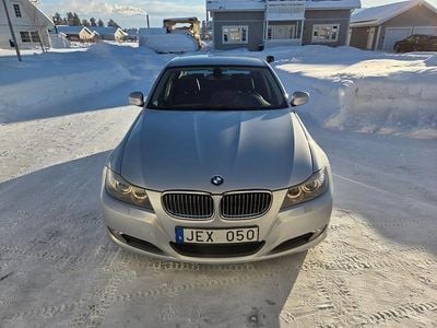 Begagnad BMW 325 218 HK (160 kW) 2009 Sedan