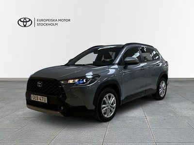 Begagnad Toyota Corolla Cross Active 197 HK (144 kW) 2024 Grå SUV