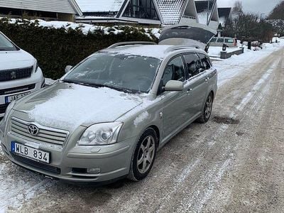 Begagnad Toyota Avensis 147 HK (108 kW) 2005 Kombi