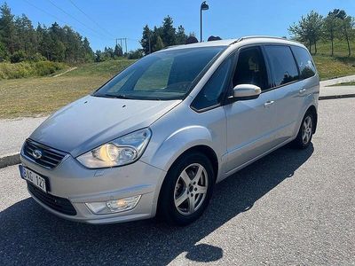 Grå Begagnad 2010 Ford Galaxy Trend Minibuss | 44 500 kr