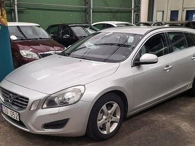 Grå Begagnad 2011 Volvo V60 Momentum Kombi | 85 900 kr (Bra pris)