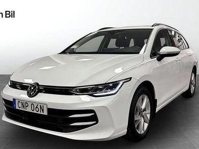 Vit Begagnad 2025 VW Golf VIII Kombi | 309 000 kr (Marknadspris)