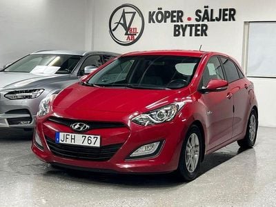 Begagnad Hyundai i30 110 HK (80 kW) 2013 Röd Halvkombi