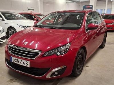 Begagnad Peugeot 308 Allure 120 HK (88 kW) 2017 Ljusröd (röd) Halvkombi