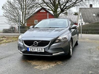 Begagnad Volvo V40 Kinetic 120 HK (88 kW) 2017 Grå Kombi