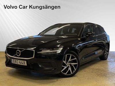 Begagnad Volvo V60 Momentum 344 HK (253 kW) 2020 Svart Kombi