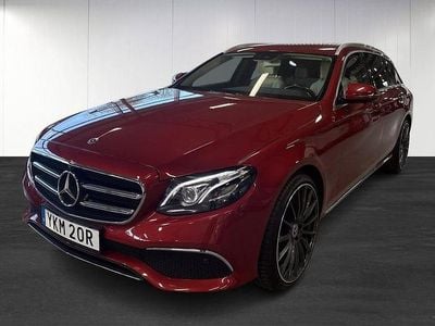 Begagnad Mercedes E220 Avantgarde 194 HK (142 kW) 2019 Röd Kombi