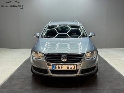 Ljusgrå (grå) Begagnad 2010 VW Passat Sportline Kombi | 49 900 kr (Marknadspris)