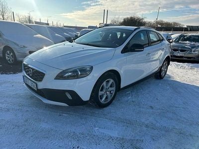 Begagnad Volvo V40 CC Momentum 116 HK (85 kW) 2014 Vit Kombi
