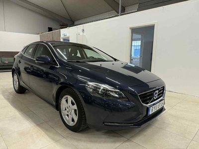 Blå Begagnad 2014 Volvo V40 Kombi | 139 800 kr (Marknadspris)