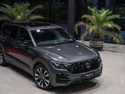 Begagnad VW Touareg R-line 286 HK (210 kW) 2022 Grå SUV
