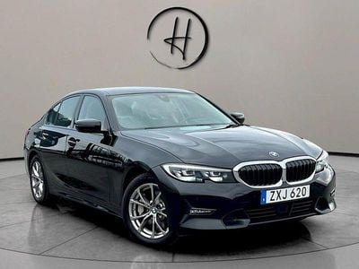 Svart Begagnad 2021 BMW 330 Sedan | 269 900 kr (Marknadspris)