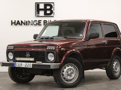 Begagnad Lada niva 83 HK (61 kW) 2010 Grön SUV