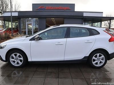 Begagnad Volvo V40 Momentum 150 HK (110 kW) 2014 Vit samma som bilen Halvkombi