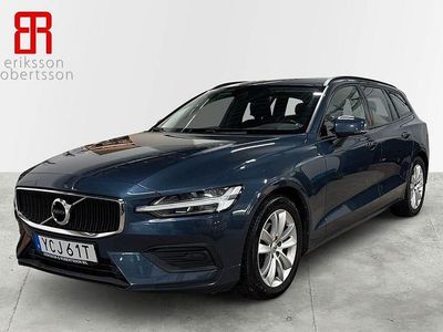 Mörkblå (blå) Begagnad 2019 Volvo V60 Momentum Kombi | 249 900 kr (Marknadspris)