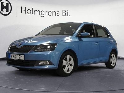 Blå Begagnad 2017 Skoda Fabia Halvkombi | 118 900 kr (Marknadspris)