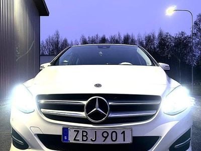 Begagnad 2018 Mercedes B180 Minibuss | 154 900 kr (Marknadspris)
