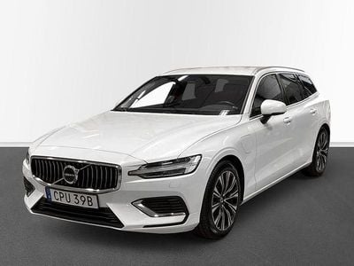 Vit Begagnad 2023 Volvo V60 Core Kombi | 379 500 kr (Marknadspris)