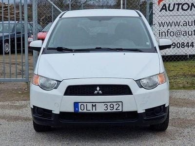 Begagnad Mitsubishi Colt 96 HK (70 kW) 2010 Vit Halvkombi