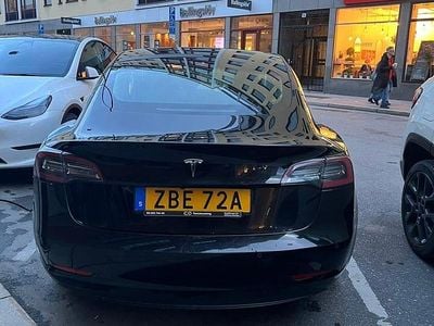 Begagnad Tesla Model 3 Standard Range Plus 239 kW (325 HK) 2020 Sedan