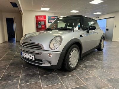 Begagnad Mini Cooper 116 HK (85 kW) 2004 Grå Halvkombi