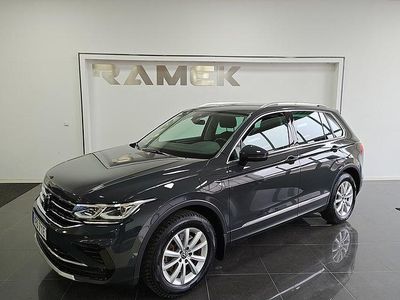 Begagnad VW Tiguan Elegance 245 HK (180 kW) 2022 Grå SUV