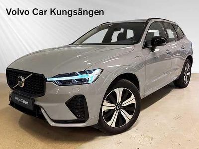 Grå Begagnad 2024 Volvo XC60 Plus SUV | 529 900 kr (Marknadspris)