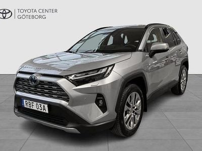 Silver Begagnad 2024 Toyota RAV4 Hybrid Executive SUV | 439 900 kr (Marknadspris)
