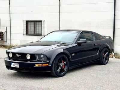 Svart Begagnad 2006 Ford Mustang GT Sportkupé | 149 800 kr