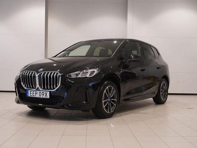 Safirsvart metallic Begagnad 2025 BMW 225 M Sport Kombi | 449 900 kr