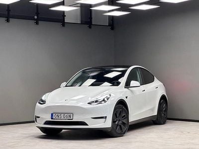 Begagnad Tesla Model Y Long Range AWD 378 kW (514 HK) 2024 Vit SUV