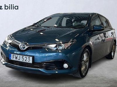 Begagnad Toyota Auris Hybrid Active 137 HK (100 kW) 2015 Blå Halvkombi