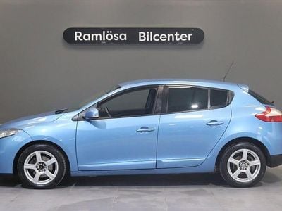 Begagnad Renault Mégane III 110 HK (80 kW) 2012 Mörkblå Halvkombi