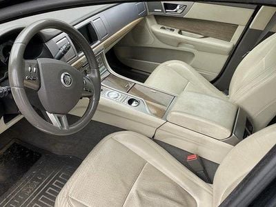 Svart Begagnad 2009 Jaguar XF Sedan | 110 000 kr